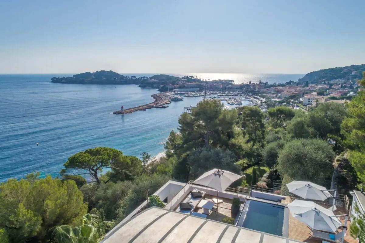 Honeymoon planning, Villa O