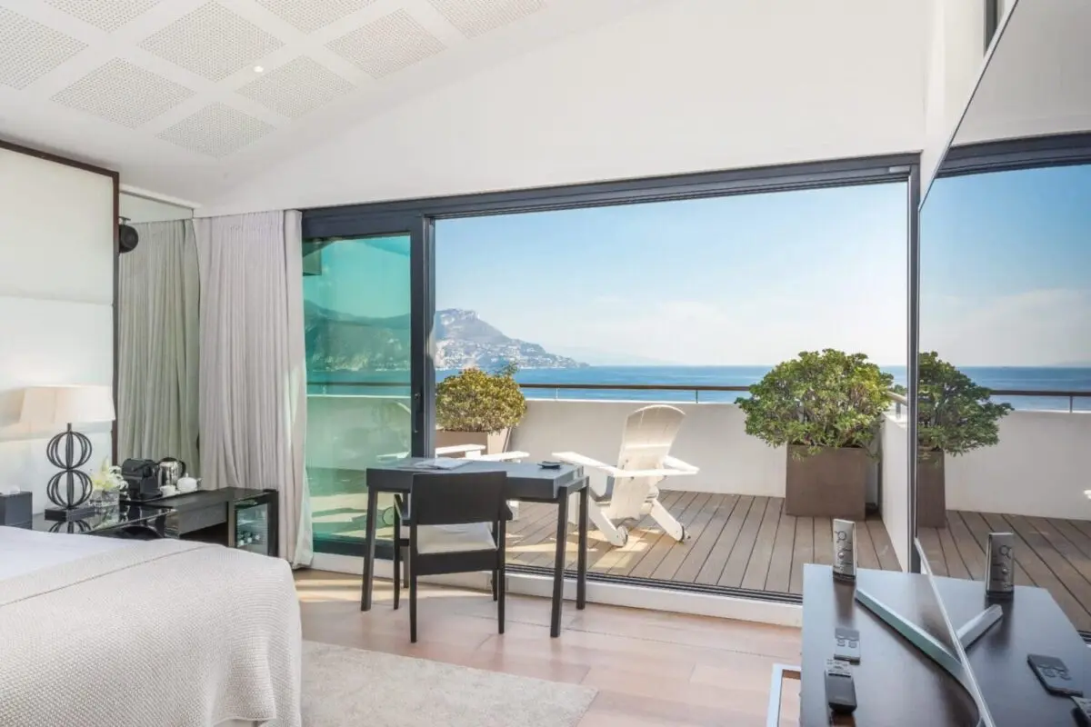 Honeymoon planning, Villa O