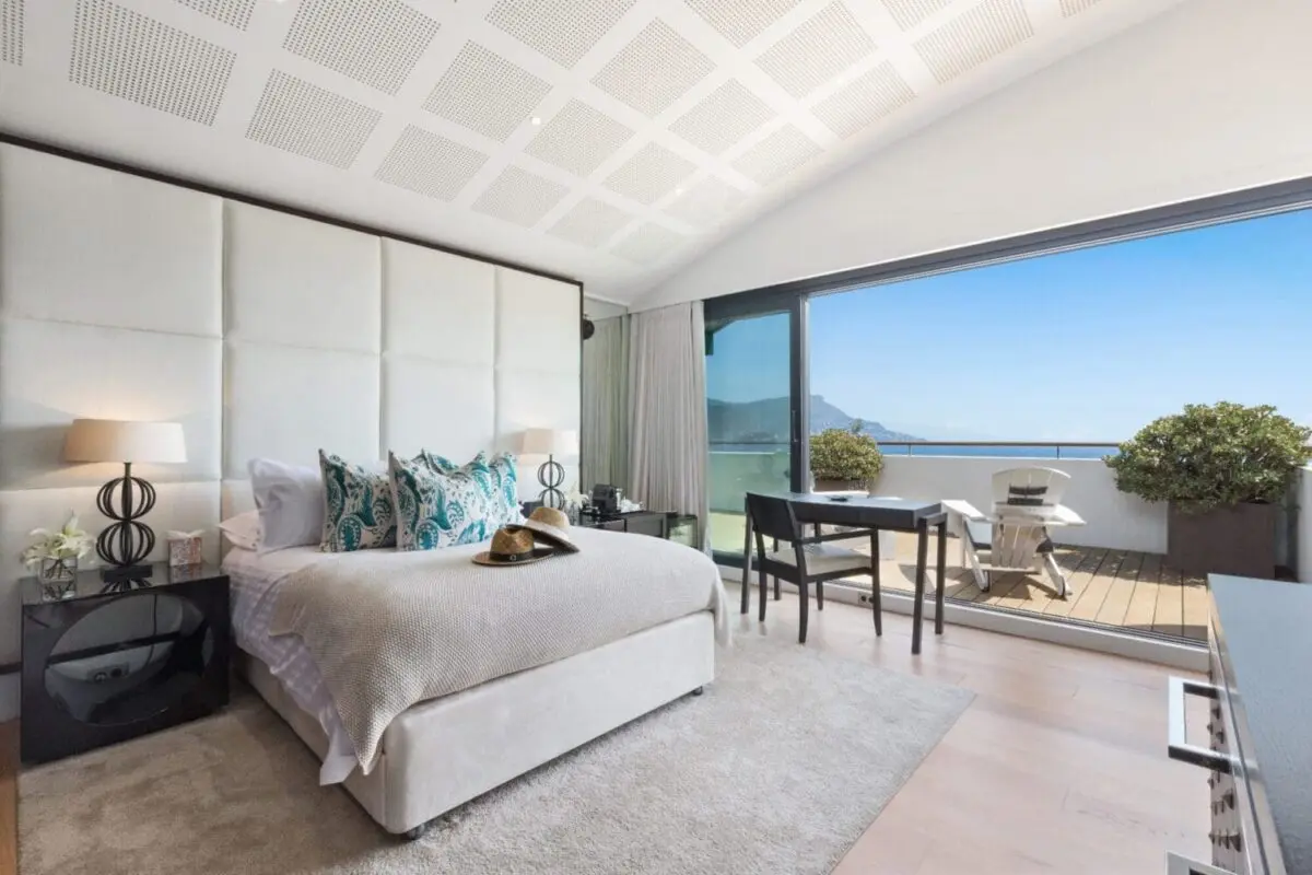 Honeymoon planning, Villa O