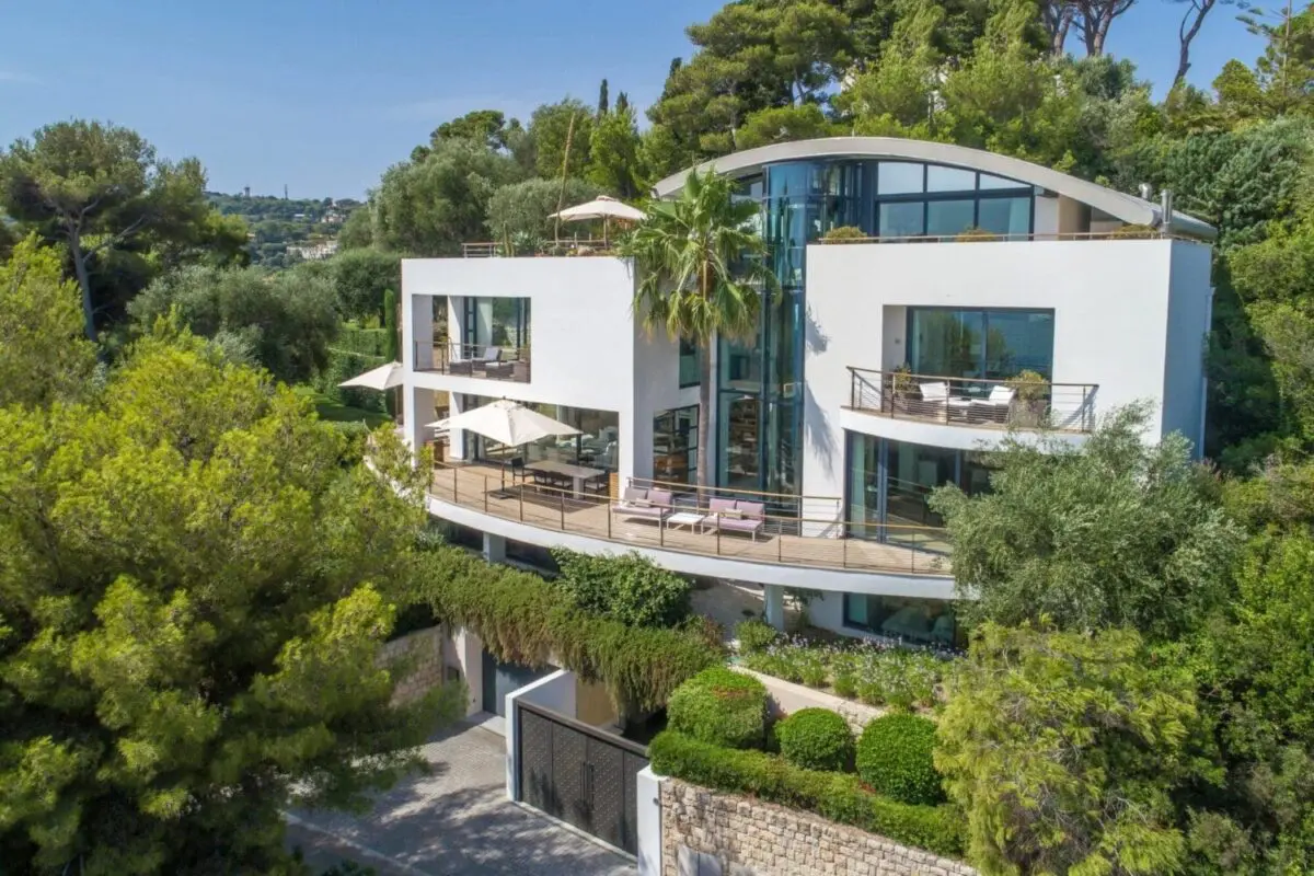 Honeymoon planning, Villa O