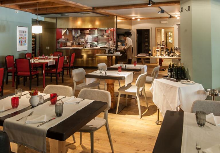 Restaurant Wine Bar & Grill