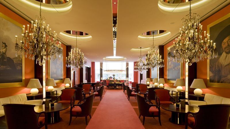 Promenade Lounge Bar