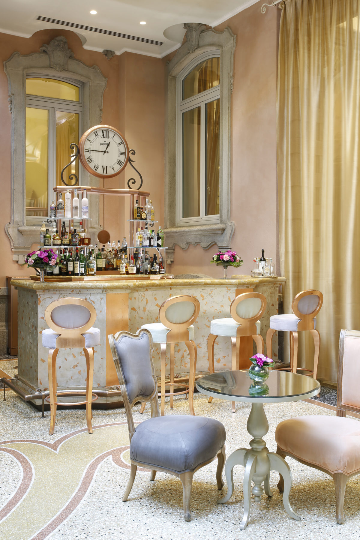 Lounge Bar