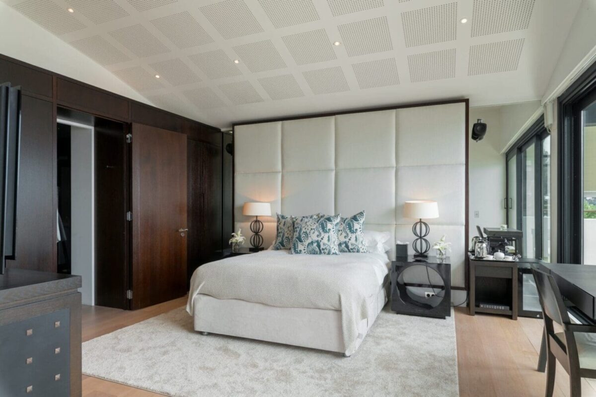 Honeymoon planning, Villa O