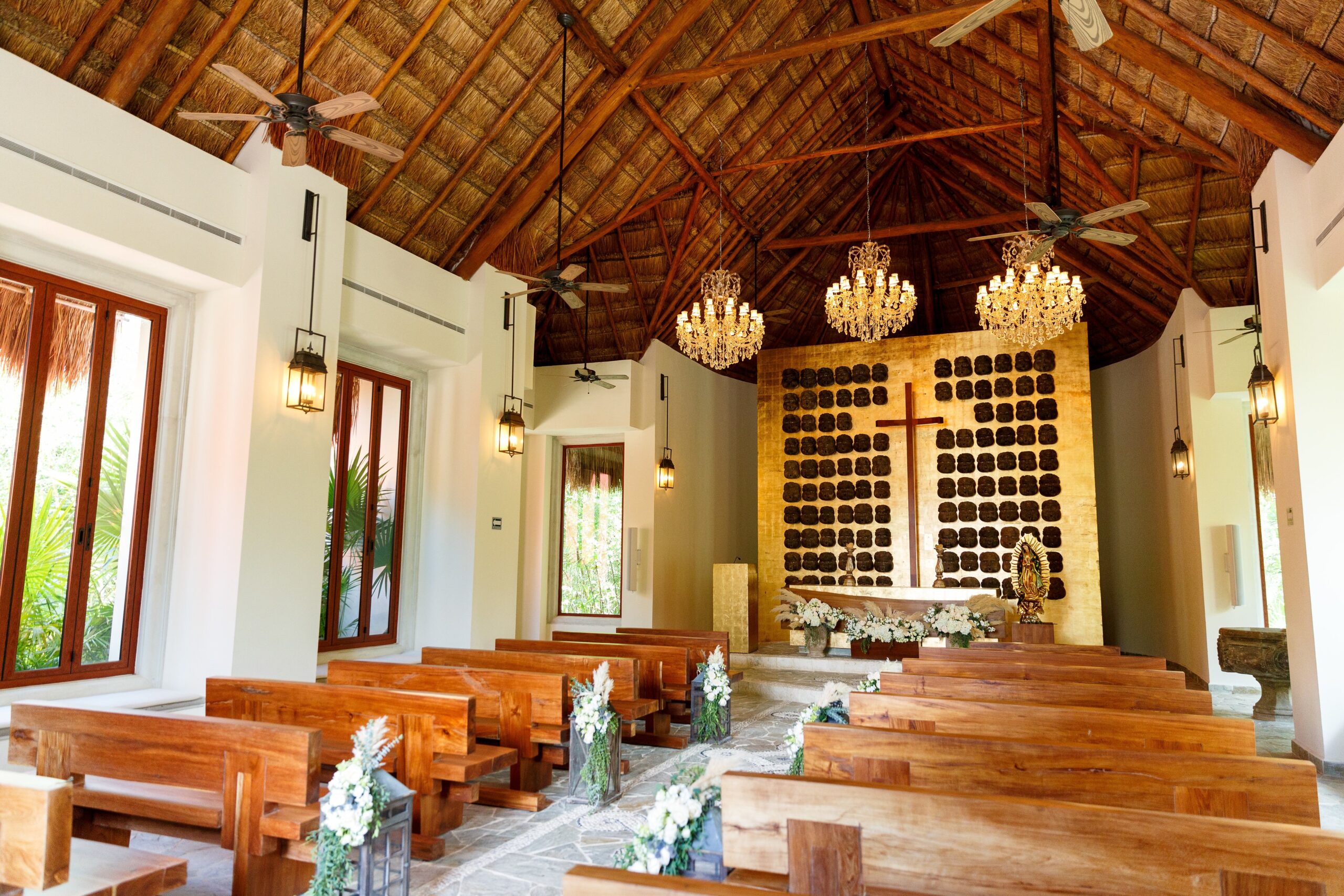 Banyan Tree Mayakoba chapel with wooden pews for Riviera Maya ceremonies.
