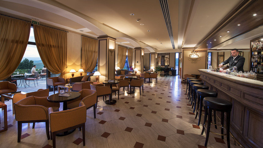 Il Falconiere Bar
