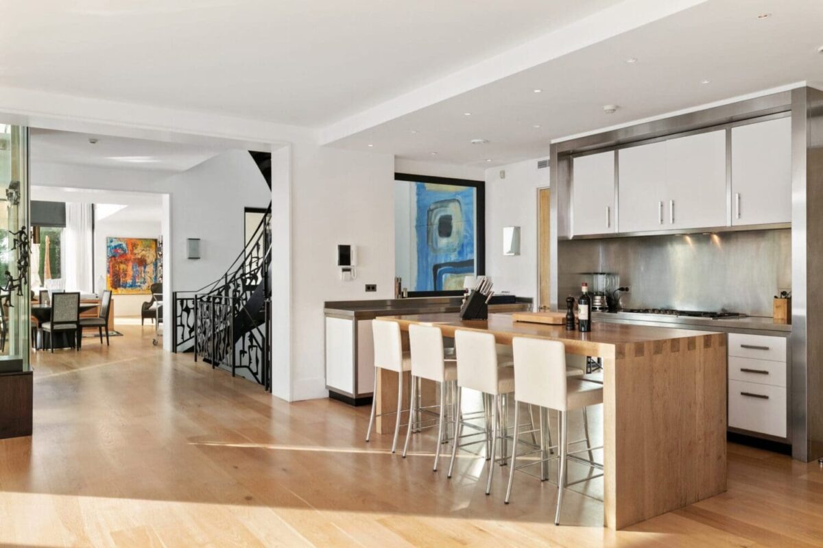 Honeymoon planning, Villa O