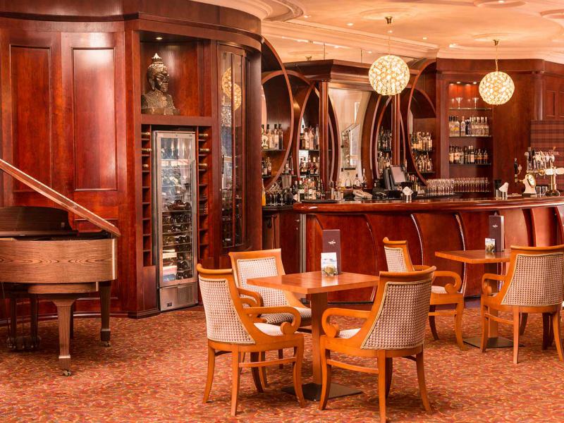 Crozier Lounge