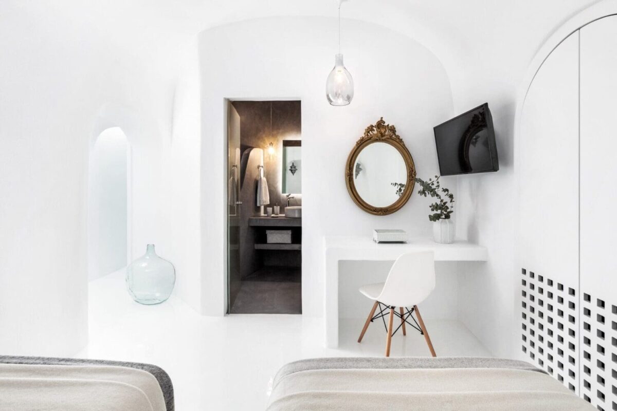 Honeymoon planning, Villa Erossea