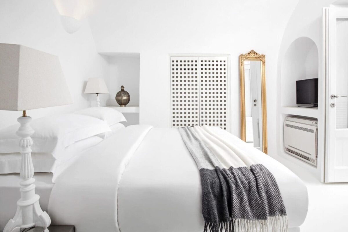 Honeymoon planning, Villa Erossea