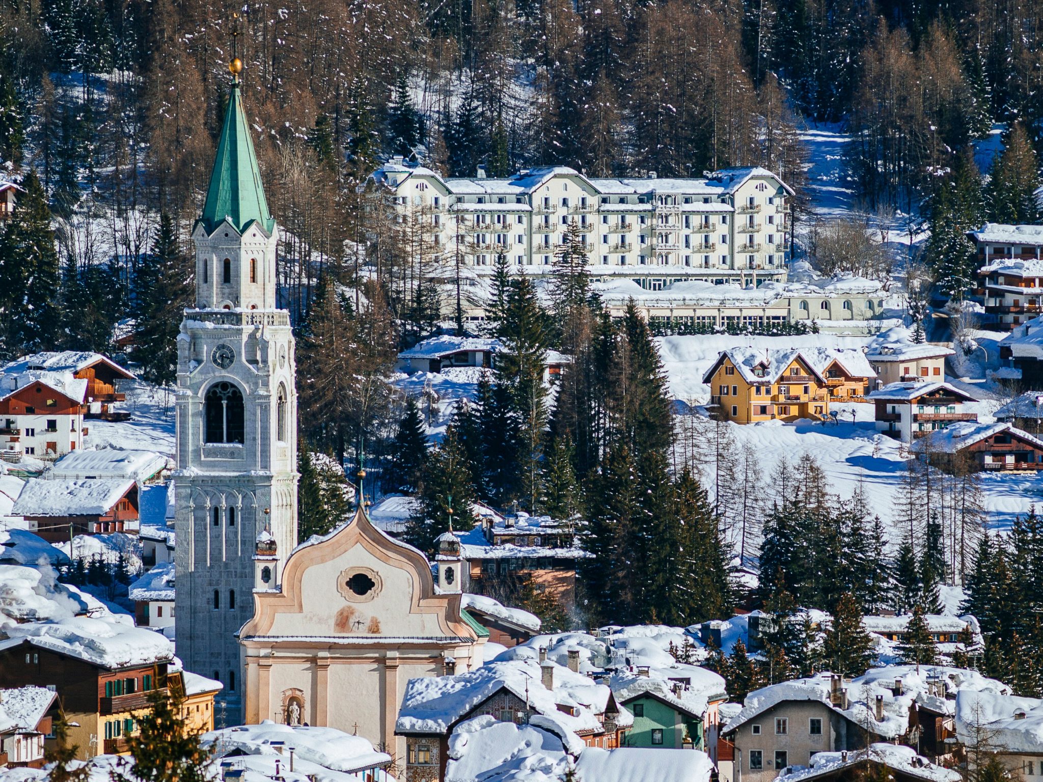 Why Italian Weddings & Honeymoons In The Alps Are So Magical