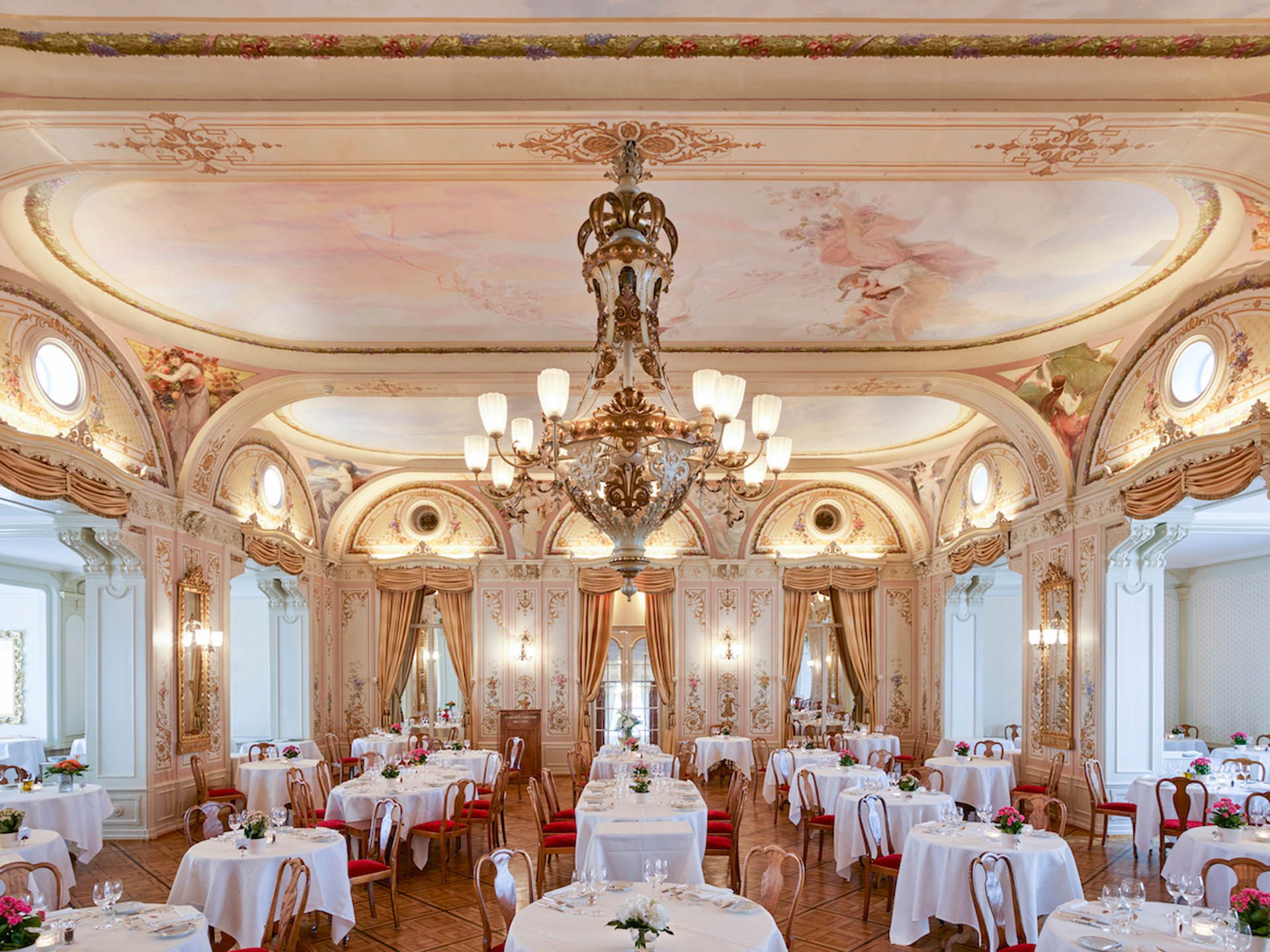 Grand Restaurant 