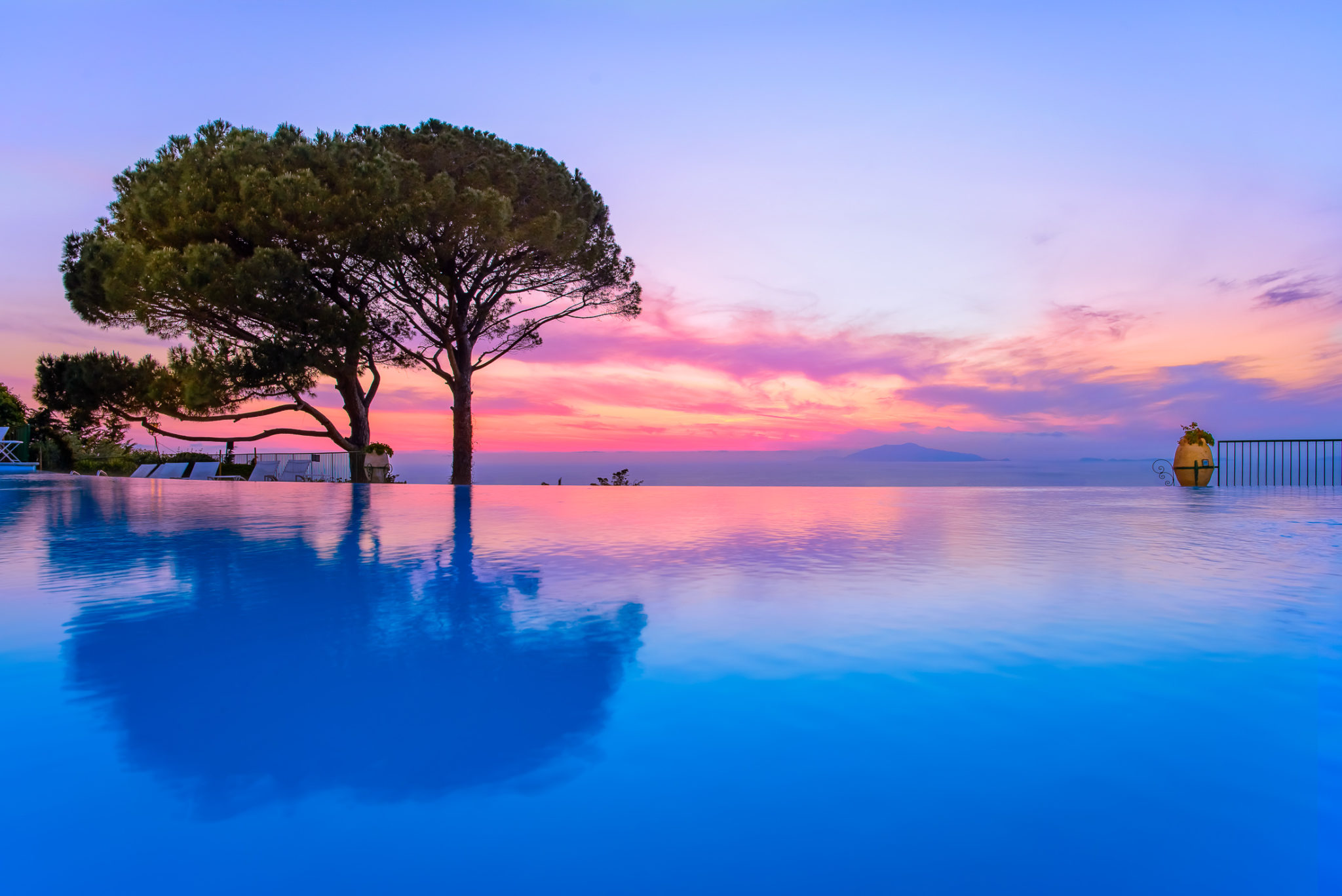 14 Unique Honeymoon Suites You'll Love To Wake Up In
