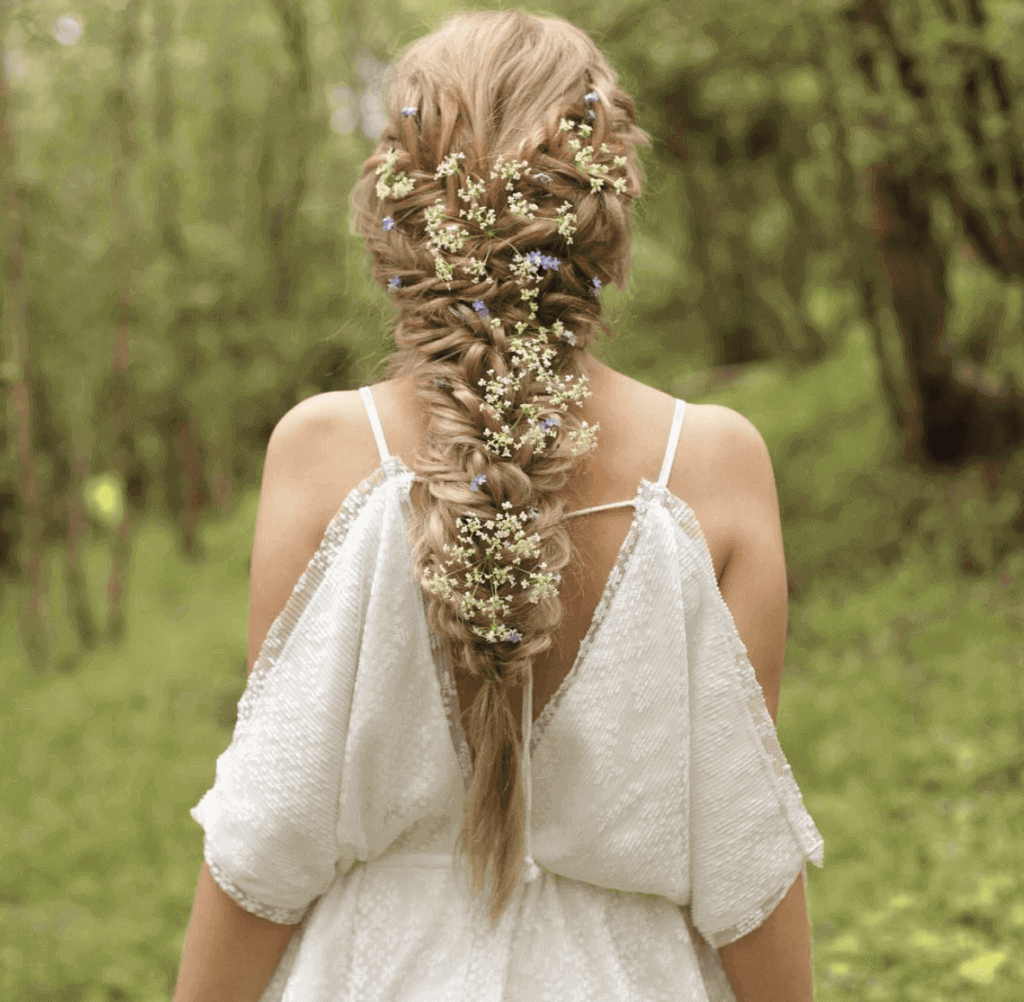 Irish wedding tradition of wildflower bouquets