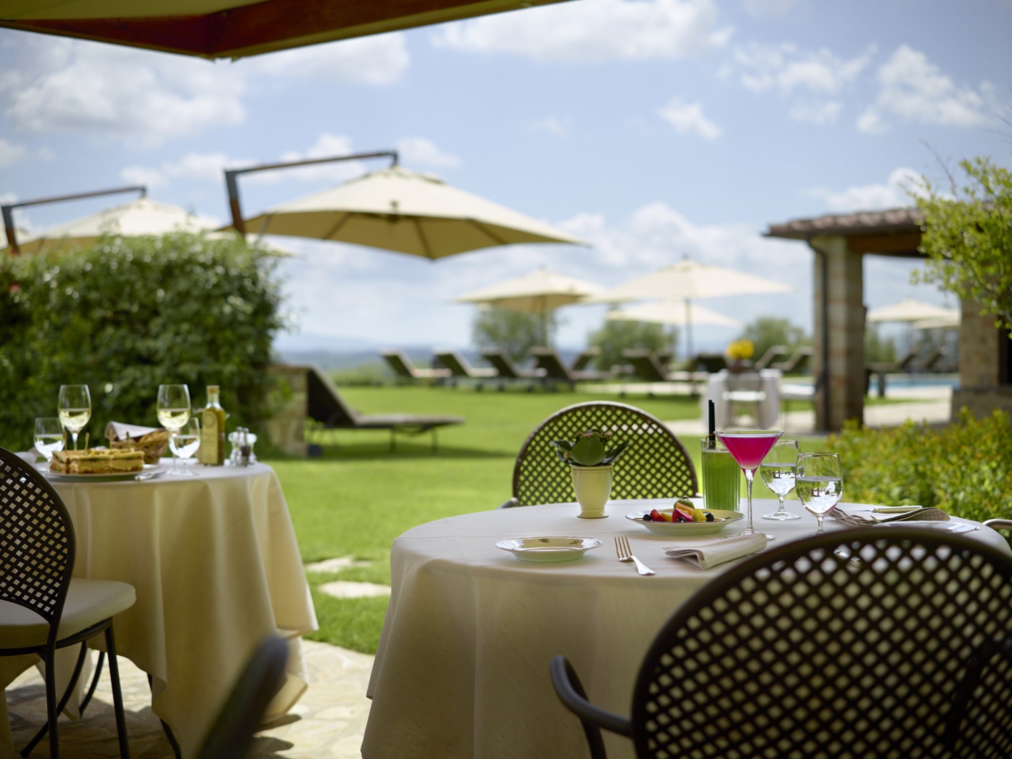 Al Fresco Pool Bar