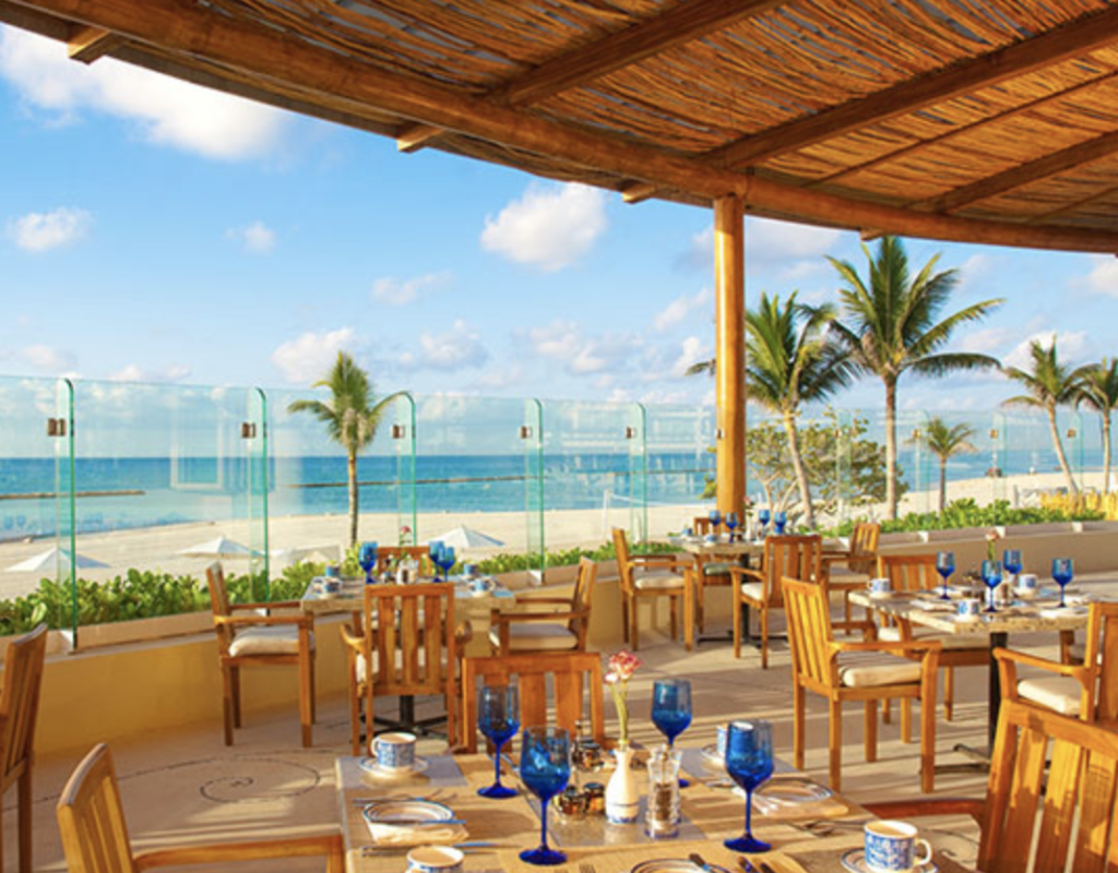 Outdoor dining by the beach