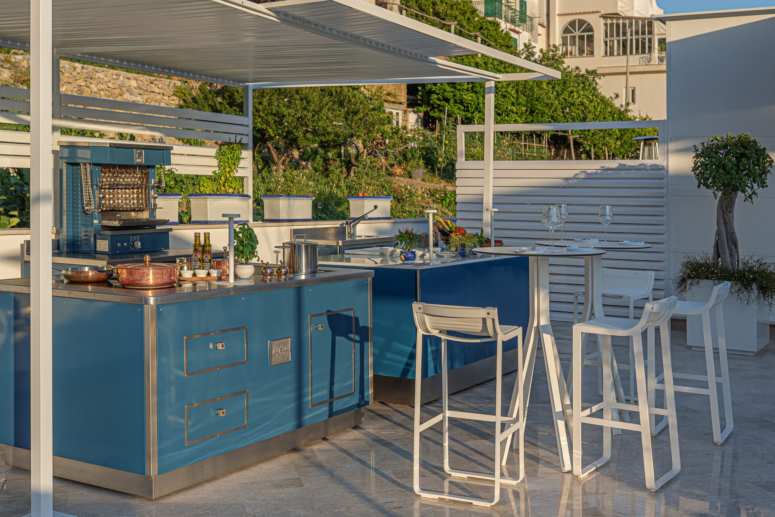Casa Angelina outdoor kitchen, perfect for an Amalfi Coast wedding.