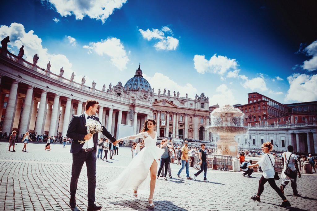 Wedding couple in Vatican City