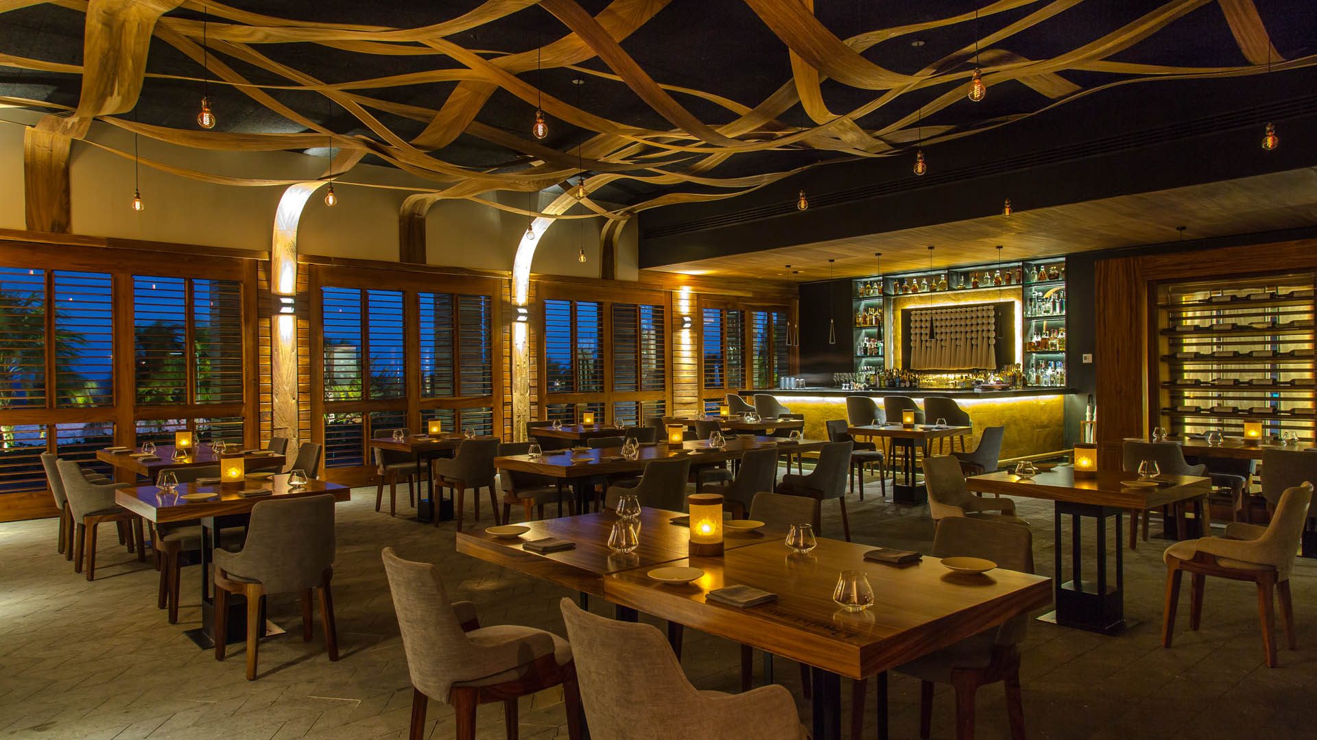 Bu\'ul Restaurant
