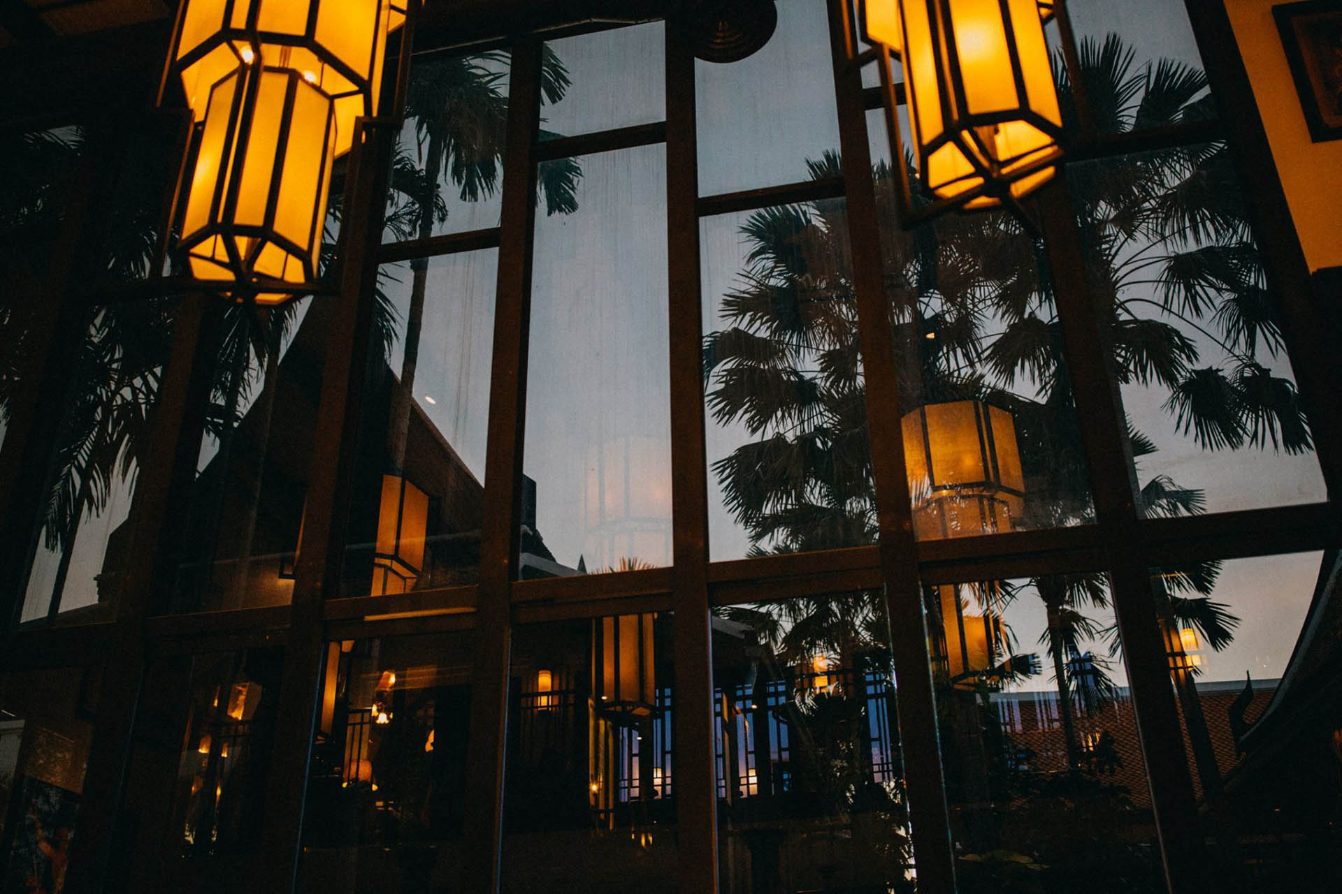 Deco Bar & Bistro