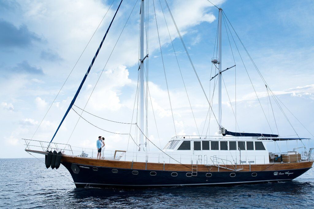 couple on romantic boat ride