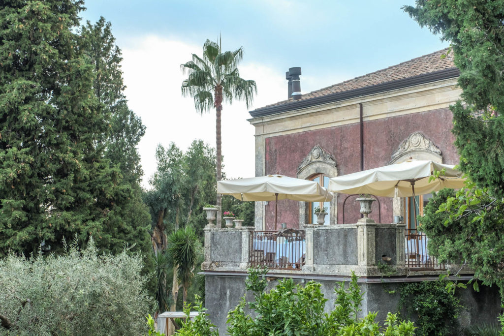 Hotel nestled into the Sicilian countryside