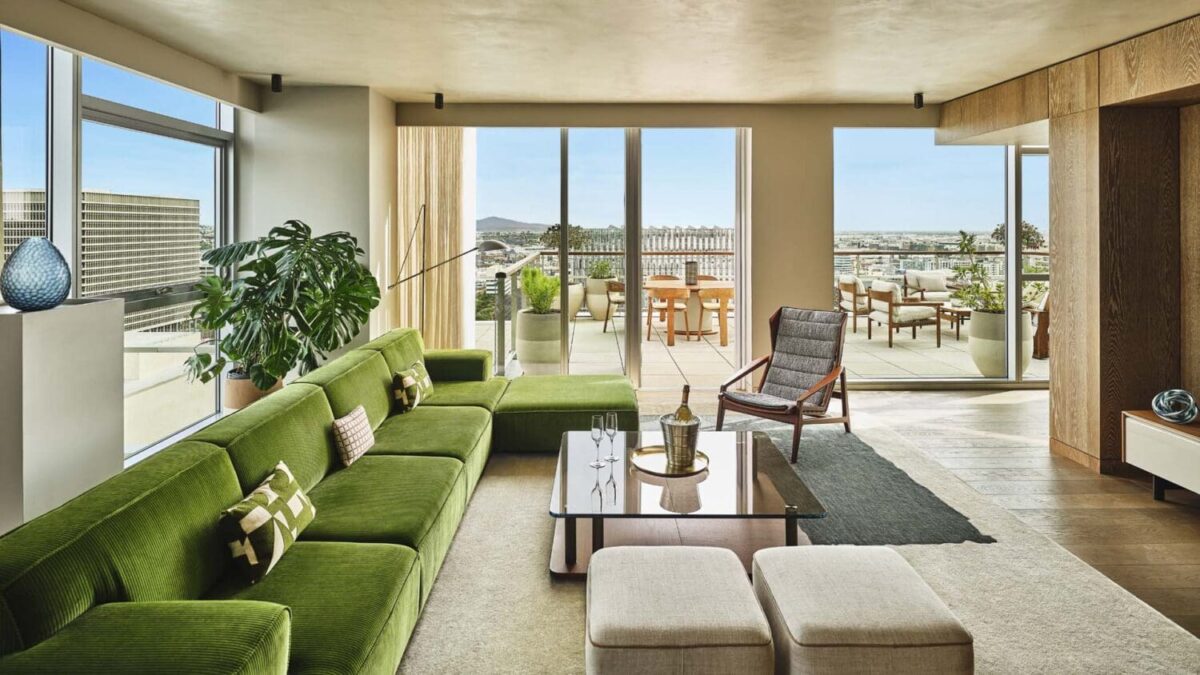 Destination wedding Los Angeles, Conrad Los Angeles