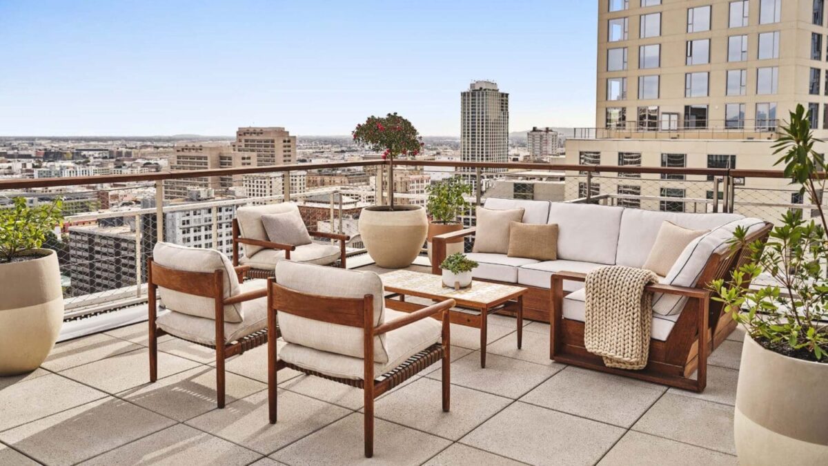 Destination wedding Los Angeles, Conrad Los Angeles