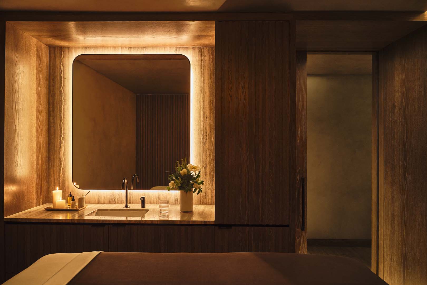 Destination wedding Los Angeles, Conrad Los Angeles