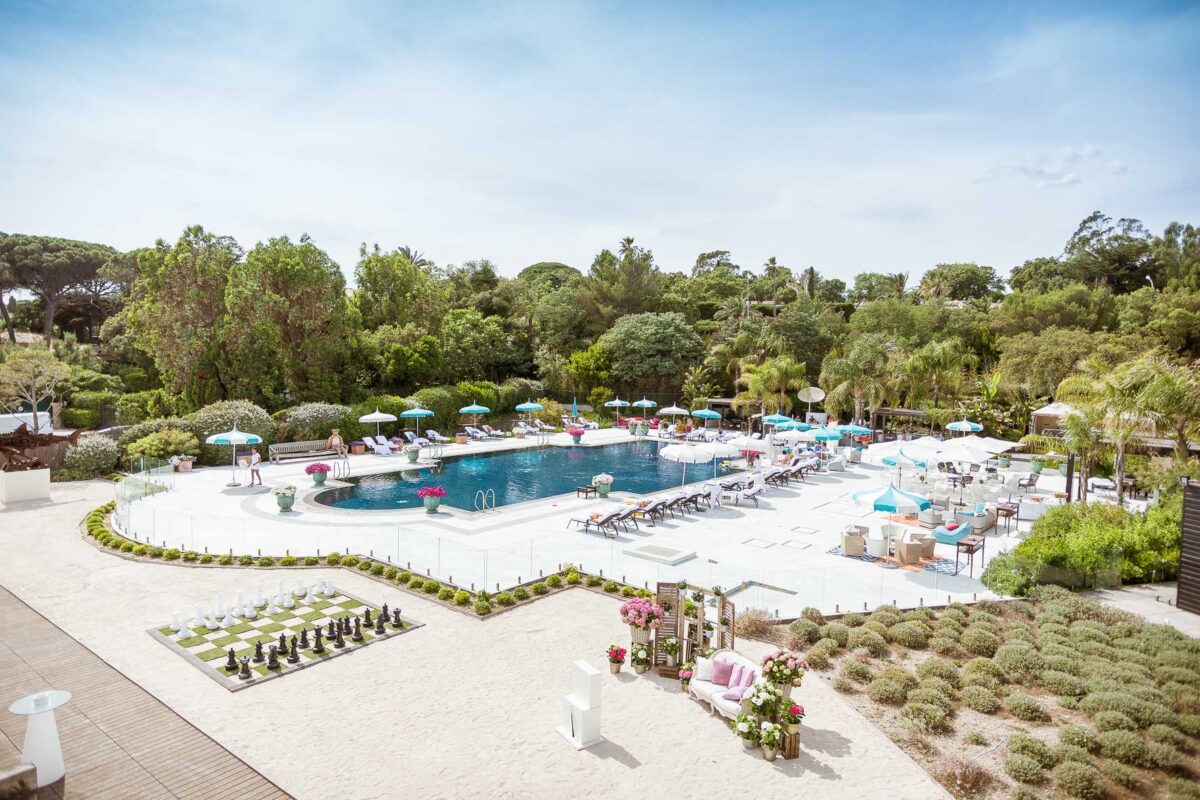 COMO Le Beauvallon pool area, perfect for luxury weddings in Saint-Tropez.