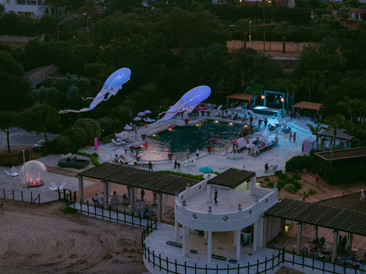 COMO Le Beauvallon pool party, ideal for luxury weddings in Saint-Tropez.