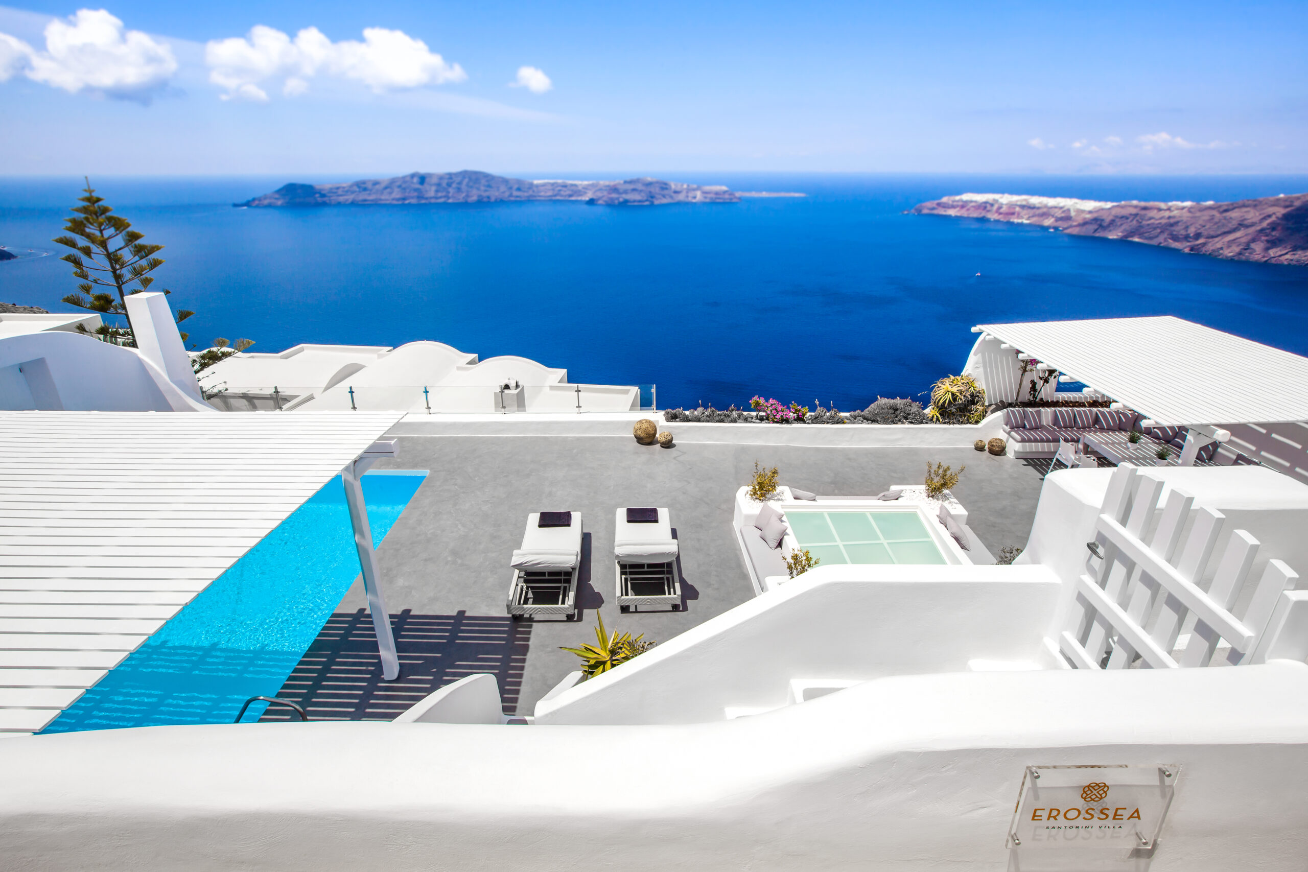 Luxury private villa with pool and caldera view, Santorini, ideal for weddings.